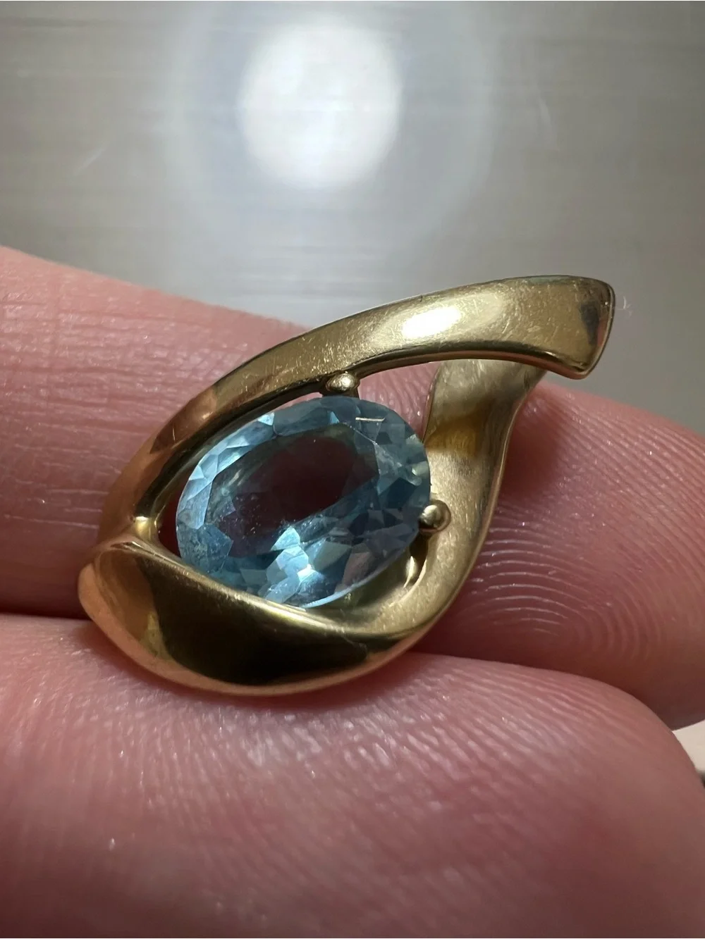 VTG 14K Yellow Gold Blue Topaz or Aquamarine Swirl Pendant